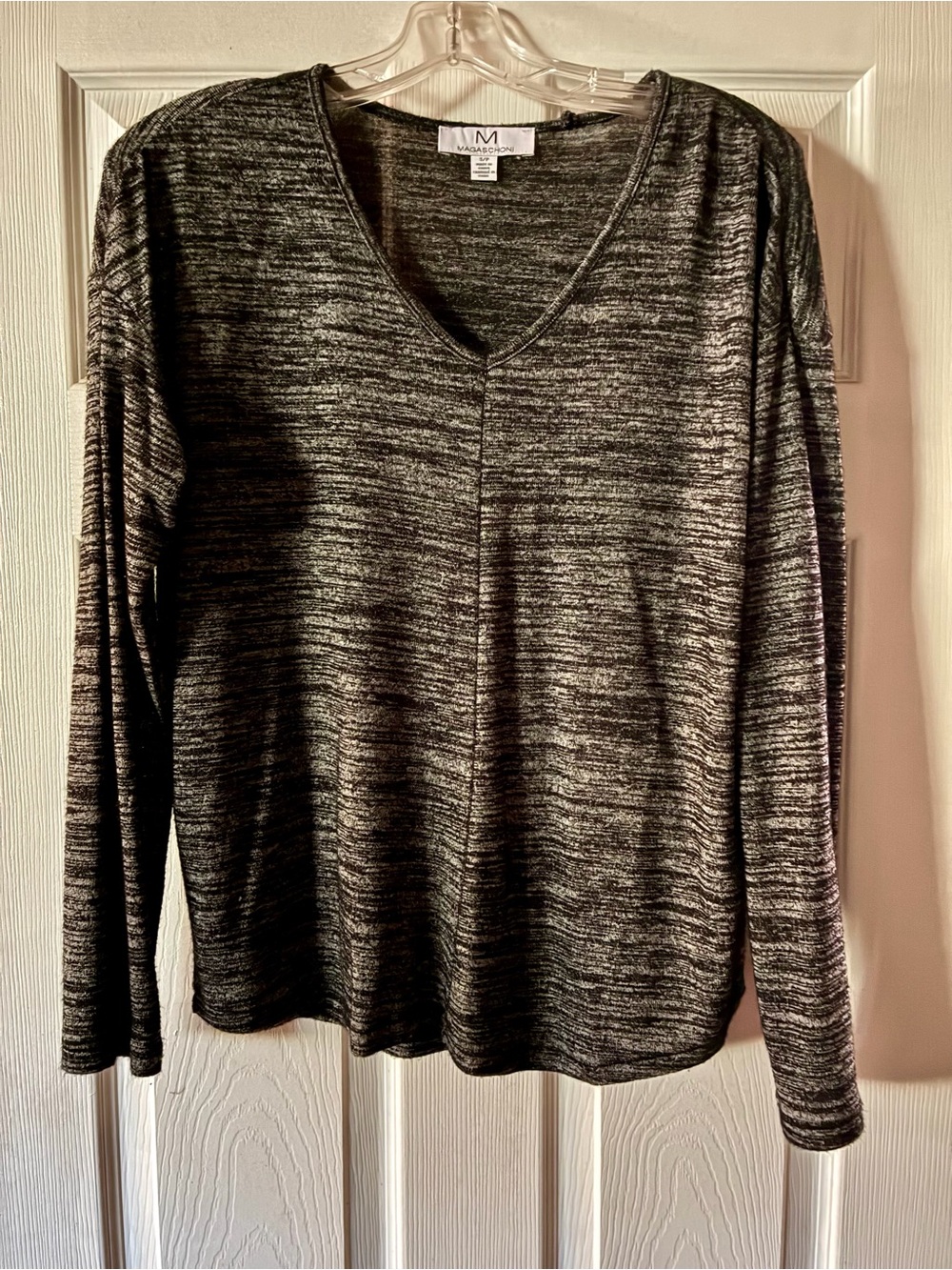 Magaschoni Marled Charcoal V-Neck long sleeve